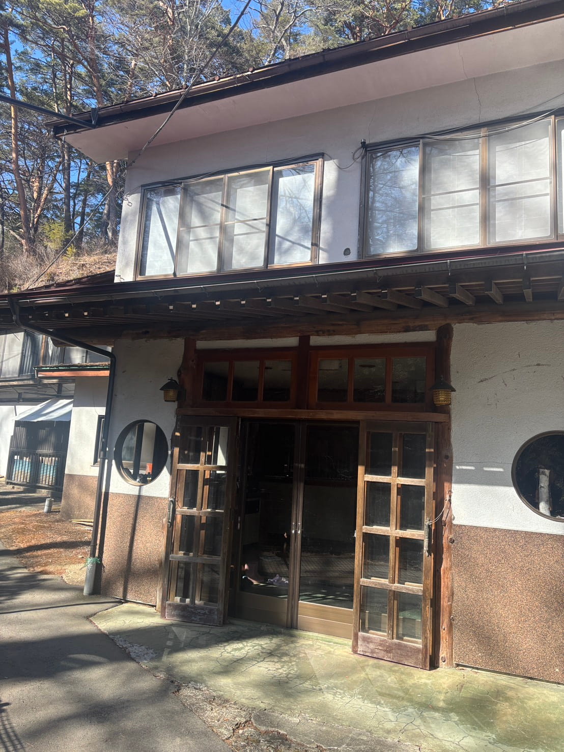 湖畔館建物入口